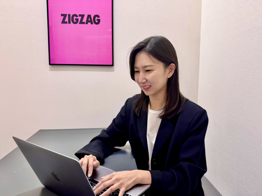 지난 7일 오후 경기 성남시 카카오스타일 판교 사옥에서 박소을 카카오스타일 브랜드패션리더가 인터뷰를 진행하고 있다. [카카오스타일 제공]
