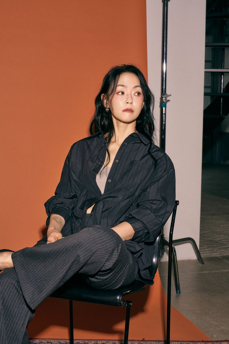 가수 김윤아가 모델로 참여한 쇼핑몰 ‘모렌트’의 FW 시즌 룩북. 카카오스타일 제공